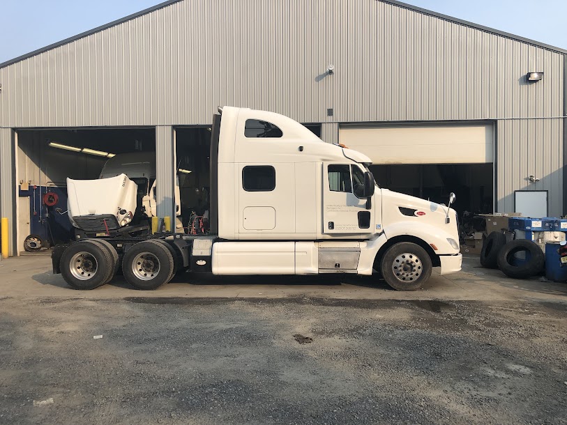 Mobile Truck Repair - Front Head Part of a Truck